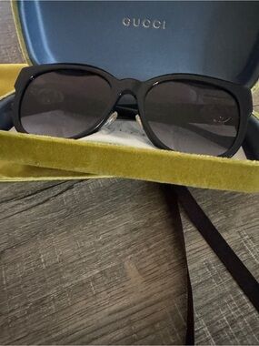 Gucci | Accessories | New Gucci Womens Gg322s 64mm Square  display picture 3